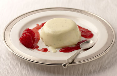 Cosi Tabellini CONVIVO action Dessertteller CONVIVO – elegante Keramik mit breitem Zinnrand, detailreiche Draufsicht